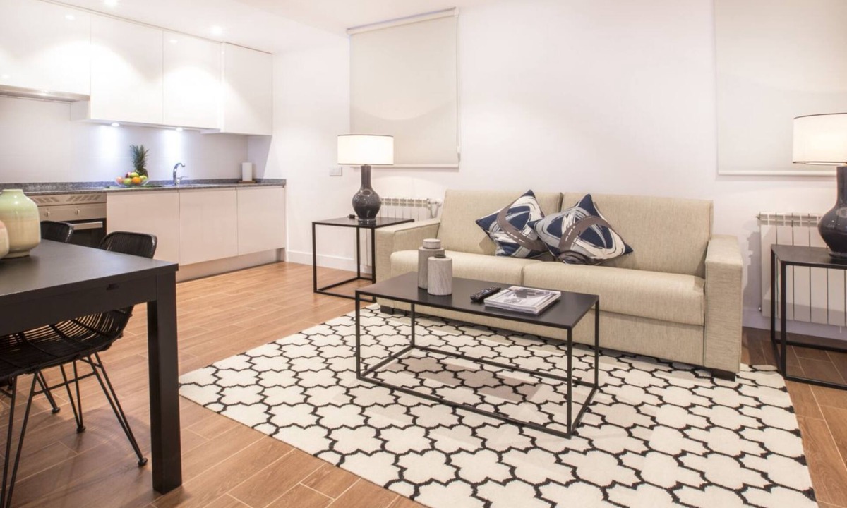 Chueca Apartment | 1 Bedroom Apartment (Basement Level) - Chueca