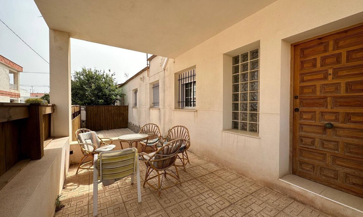 Los Nietos House | 100m from Beach | Home Office & Winter Sun | Townhouse with Parking