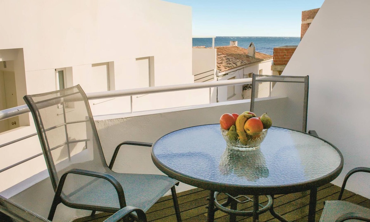 Rubite Apartment | 2 bedroom accommodation in Casarones