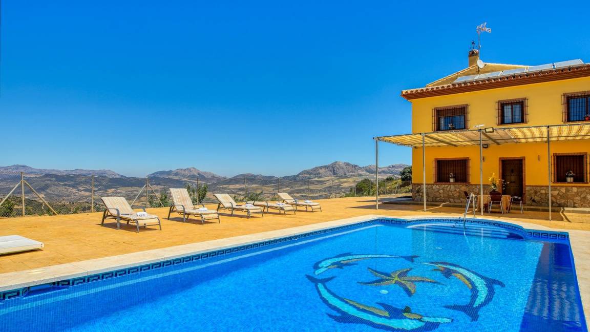 Casabermeja House | 200 m² House ∙ 7 bedrooms ∙ 14 guests