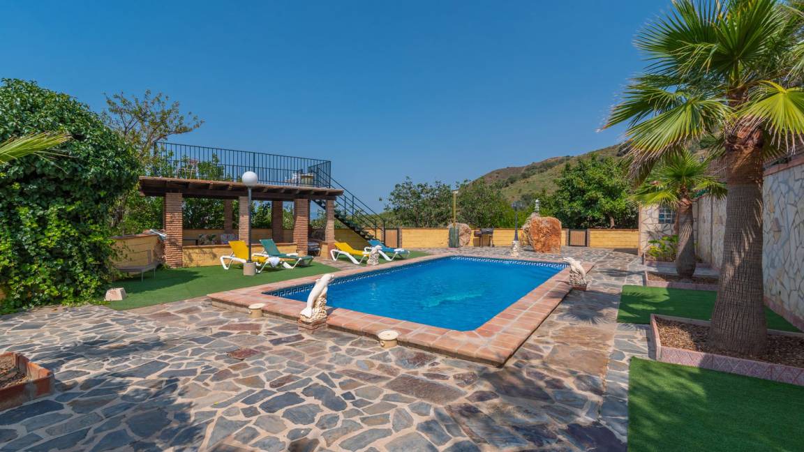 Sedella House | 240 m² House ∙ 6 bedrooms ∙ 17 guests