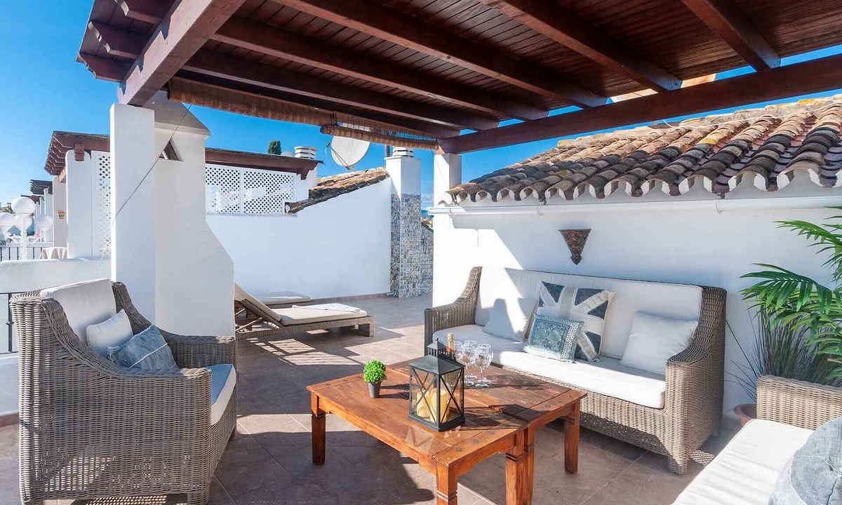 San Pedro de Alcantara Ski Chalet | 27 - Front line beach Townhouse Urb. Castiglione
