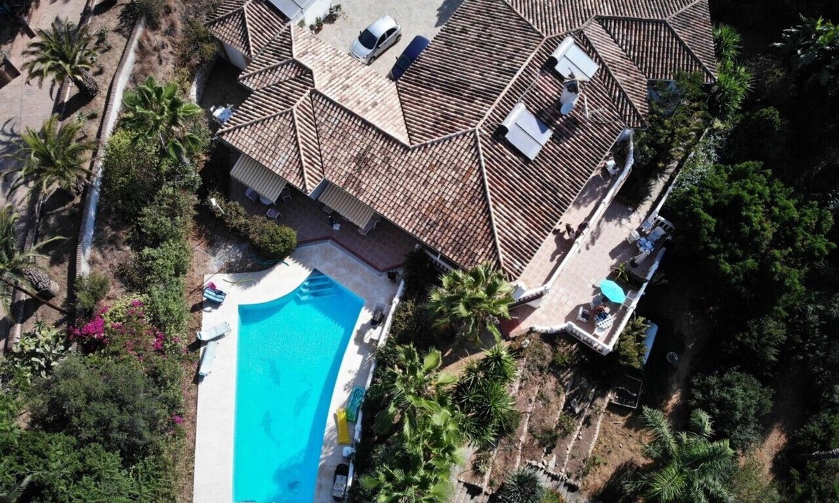 Mijas House | 3 Apartments in a country villa with a garden and sea views
