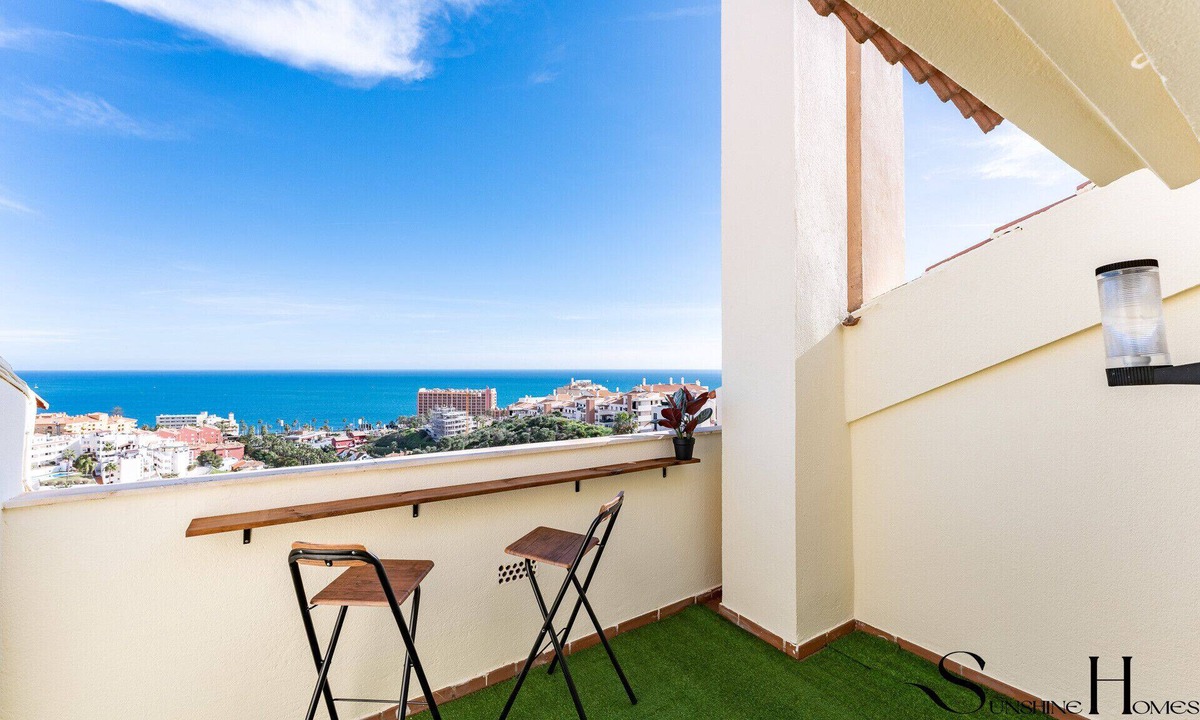 Torrequebrada Ski Chalet | 3-Bed Seaview Escape: Pool, Garage, 4 Terraces