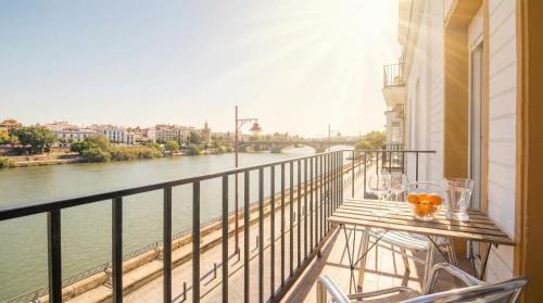 Triana Apartment | 3 bedroom apartment with stunning Guadalquivir views