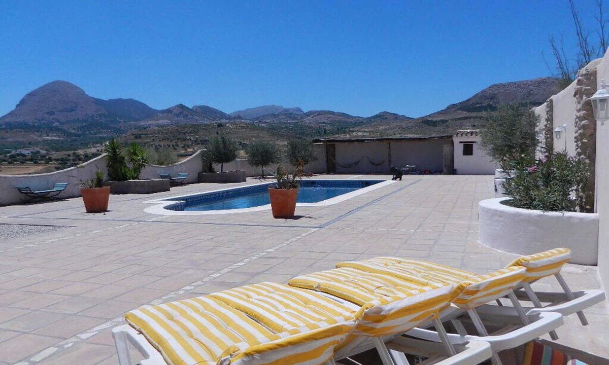 Velez Rubio House | 3 Bedroom converted barn in stunning location - exclusive use of a 12m x 6m pool