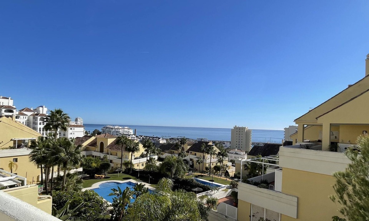 Urbanizacion Puerto de Estepona Apartment | 3 bedrooms apartment close to the beach, port and old town