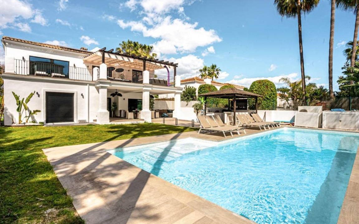 Guadalmina Villa | 350 m² Villa ∙ 6 bedrooms ∙ 12 guests