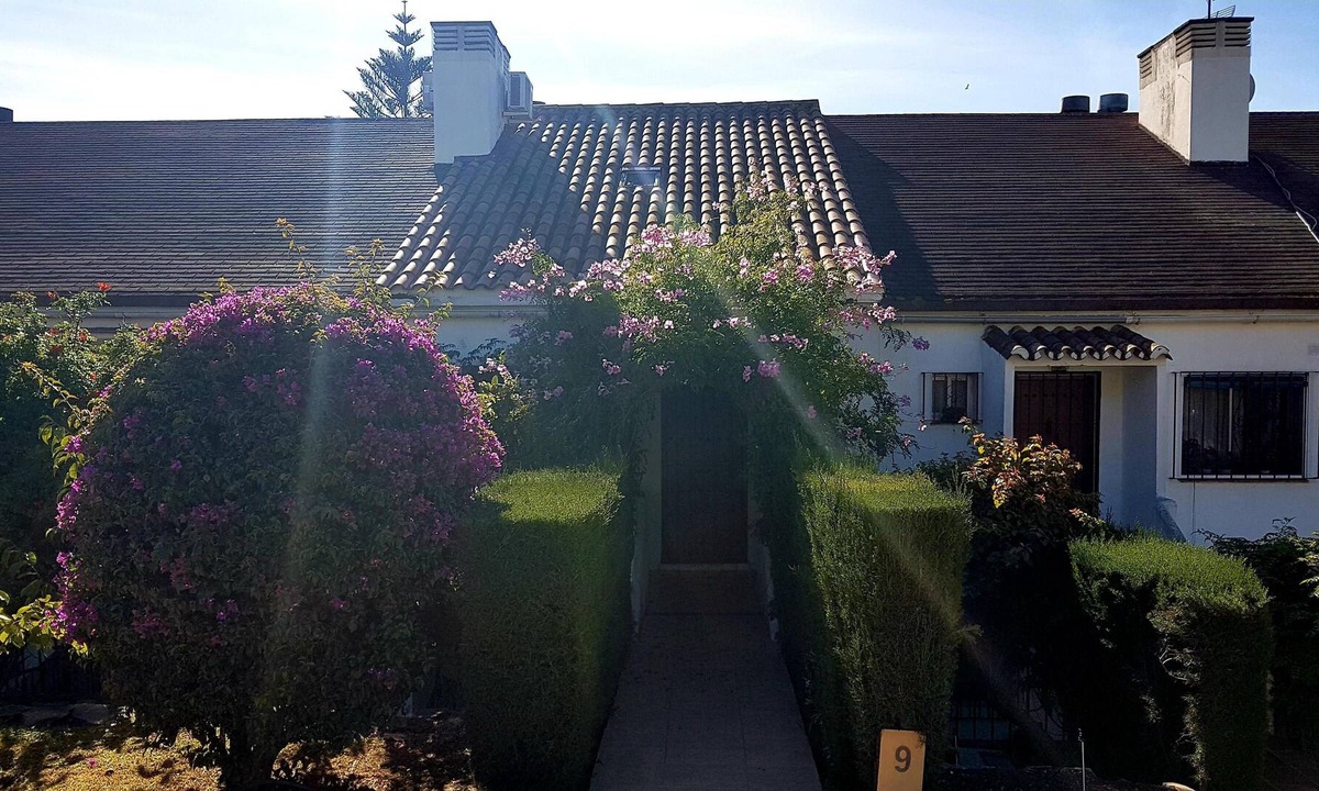 Urbanizacion Puerto de Estepona House | 4-bed Holiday Home in Estepona with Stunning Views and 5 Minutes from the Beach