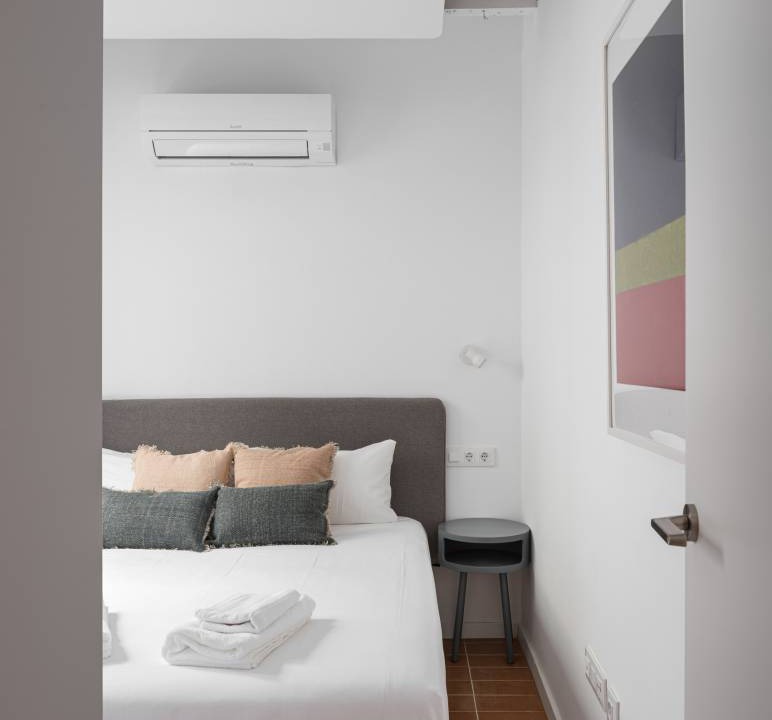 Doctor Barraquer-Grupo Renfe-Policlinico Apartment | 40 m² Apartment ∙ 1 bedroom ∙ 4 guests