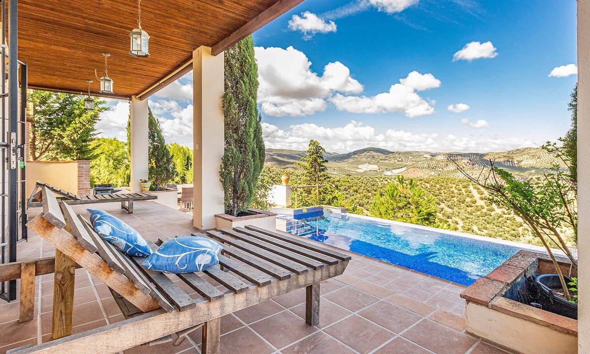 Iznajar House | 5 bedroom accommodation in Fuente del Conde