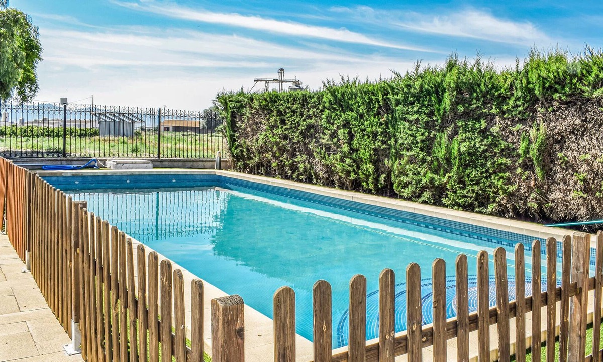 Puerto Lumbreras House | 5 bedroom accommodation in PUERTO LUMBRERAS