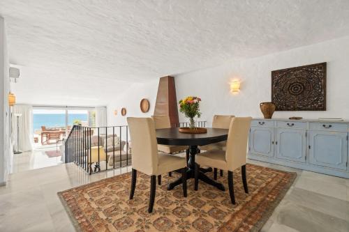 Bahia Dorada House | 54 Bahia Dorada Townhouse by the Sea in Estepona