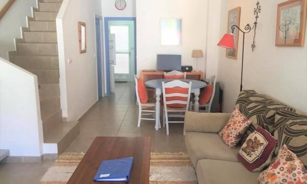 La Parata House | A beautiful 2-bedroom south-facing townhouse five-minutes walk from the beach