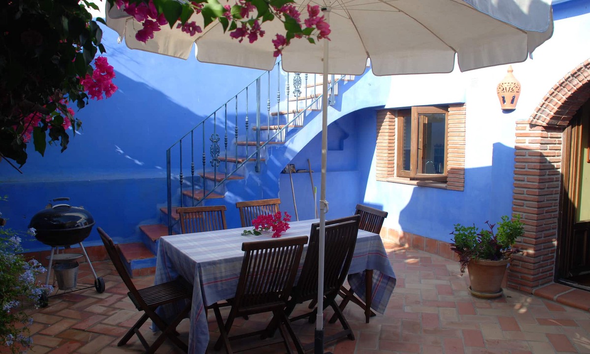 Maro House | A home from home in the heart of the village with air-condition, wifi & Smart TV