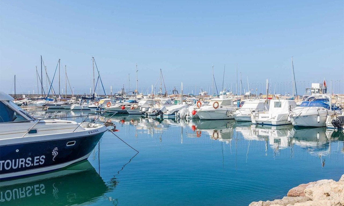 Caleta de Velez Apartment | A&n Seaport 2a