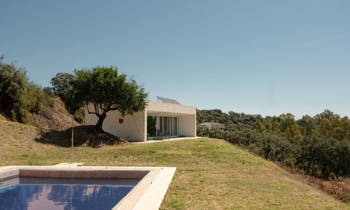 Guillena Villa | A Peaceful Villa Escape with Private Pool