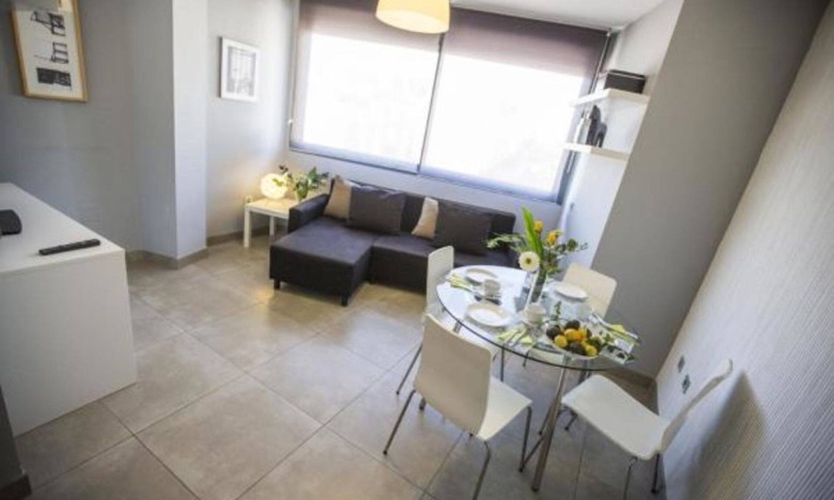 Bailen-Miraflores Apartment | AB APARTMENTS QUADRUPLE STUDY