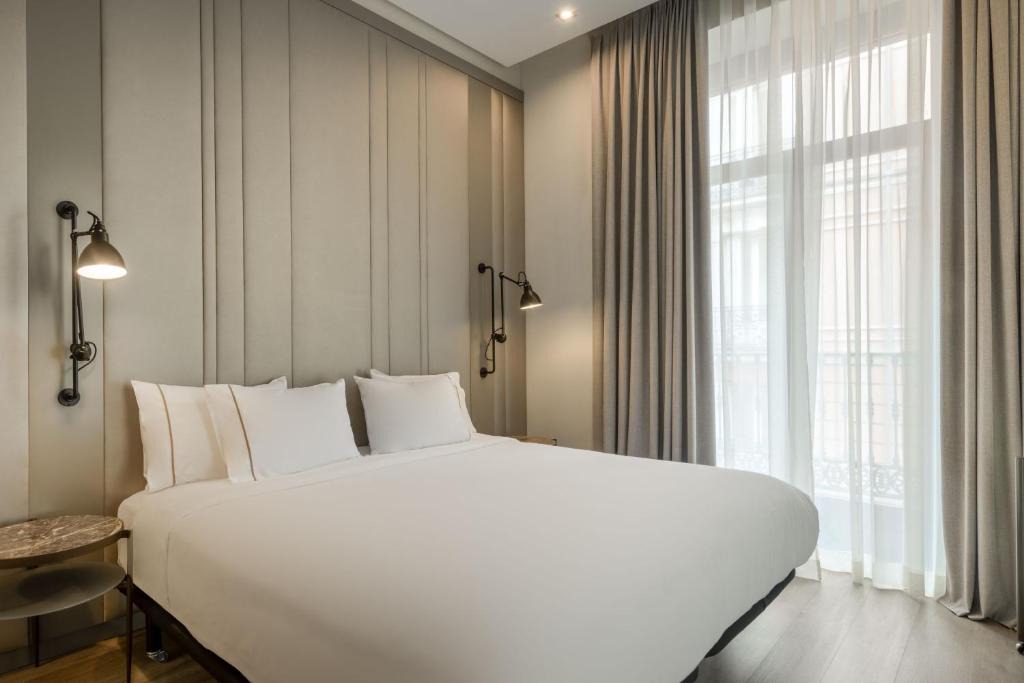 Recoletos Hotel | AC Hotel Recoletos by Marriott