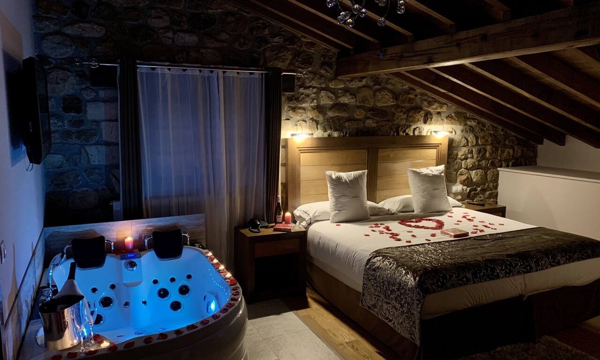 Llerana Hotel | Akla Hotel Suites Valles Pasiegos