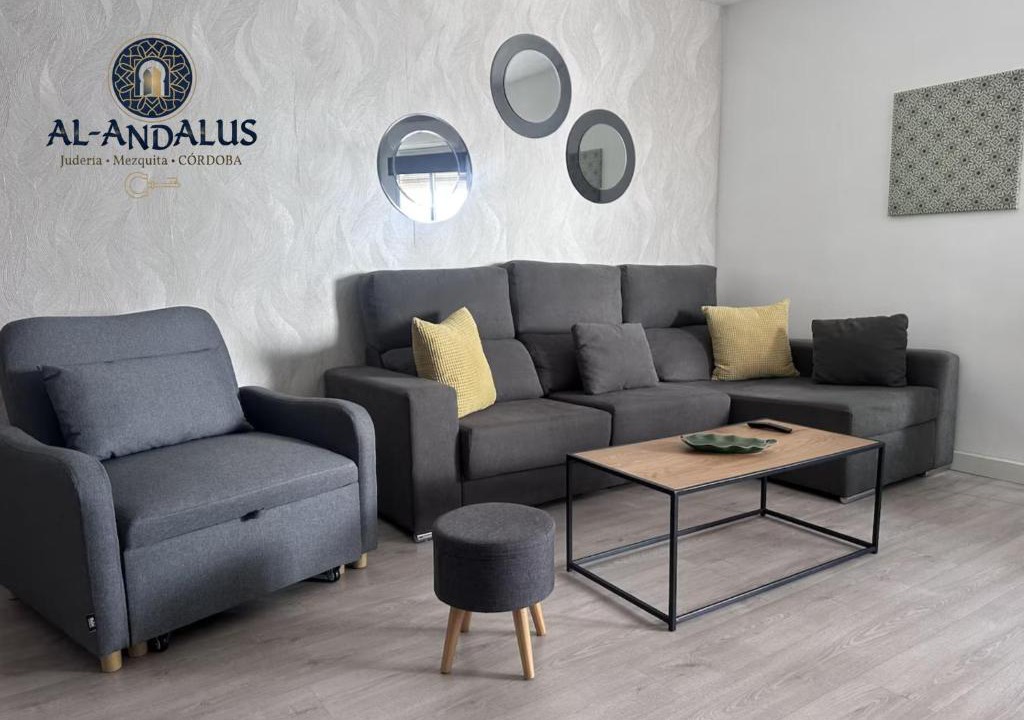 La Trinidad-San Juan y Todos los Santos Apartment | AL-ANDALUS: Juderia, Mezquita