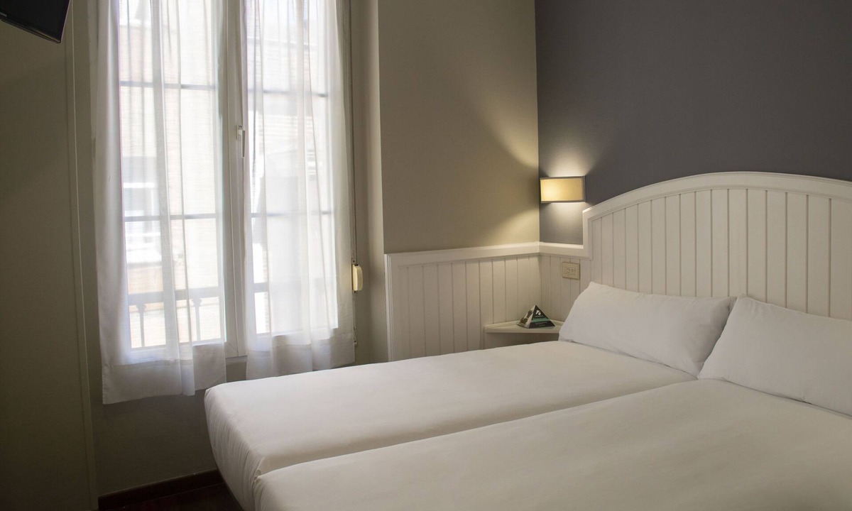 Gijon City Centre Hostel | Alda Miramar Rooms