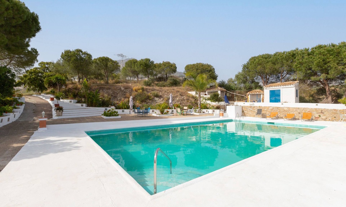 Mijas Villa | ALMARCHADA 38 - Spectacular villa with private pool and free WiFi.