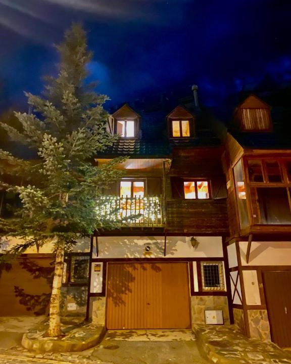 Pradollano Ski Chalet | AlquilaEasy Abetos - Preciosa cabaña con vistas a la montaña