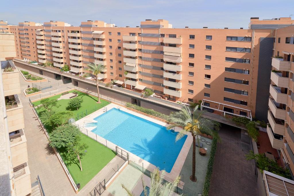 R.E.N.F.E. Apartment | Alterhome Apartamento con piscina María Zambrano