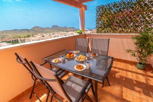 Los Geraeos Apartment | Amplia terraza, hermosa vista al mar, piscina - By Aloha Palma