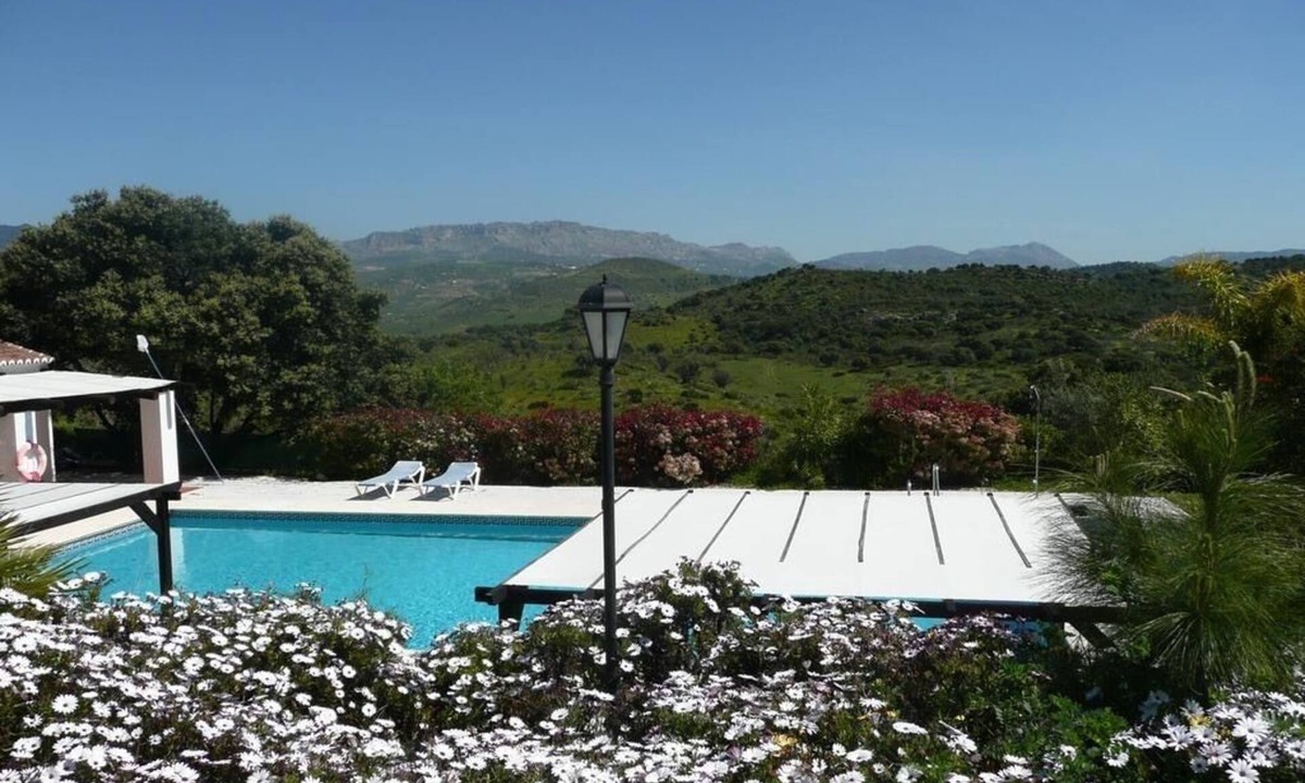 Almogia House | An Experience in Beauty, and Tranquility,