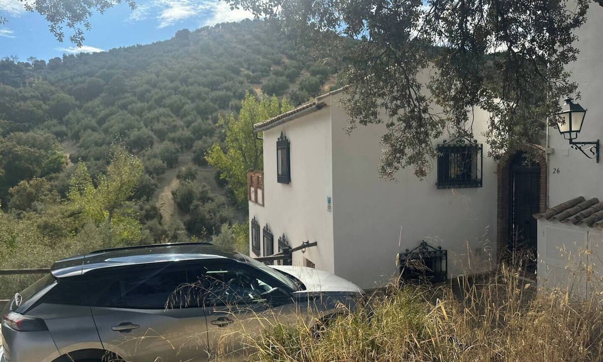 Iznajar Villa | Andalusian Villa - Family Gatherings, Group Retreats & Nature Escapes