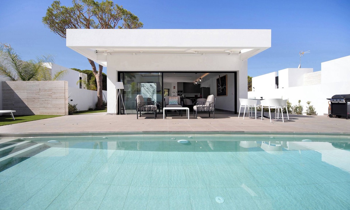 Poblado Sancti Petri Villa | Andrea Sea Villa with Private Pool, Gym & Wi-Fi