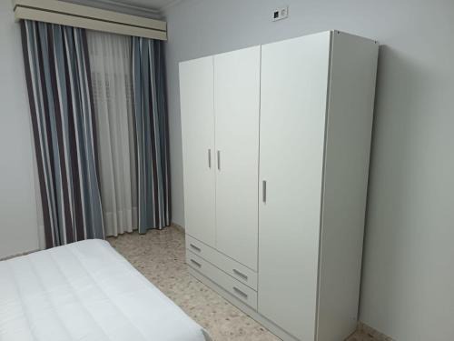 Lora Del Rio Apartment | Antonio del Toro