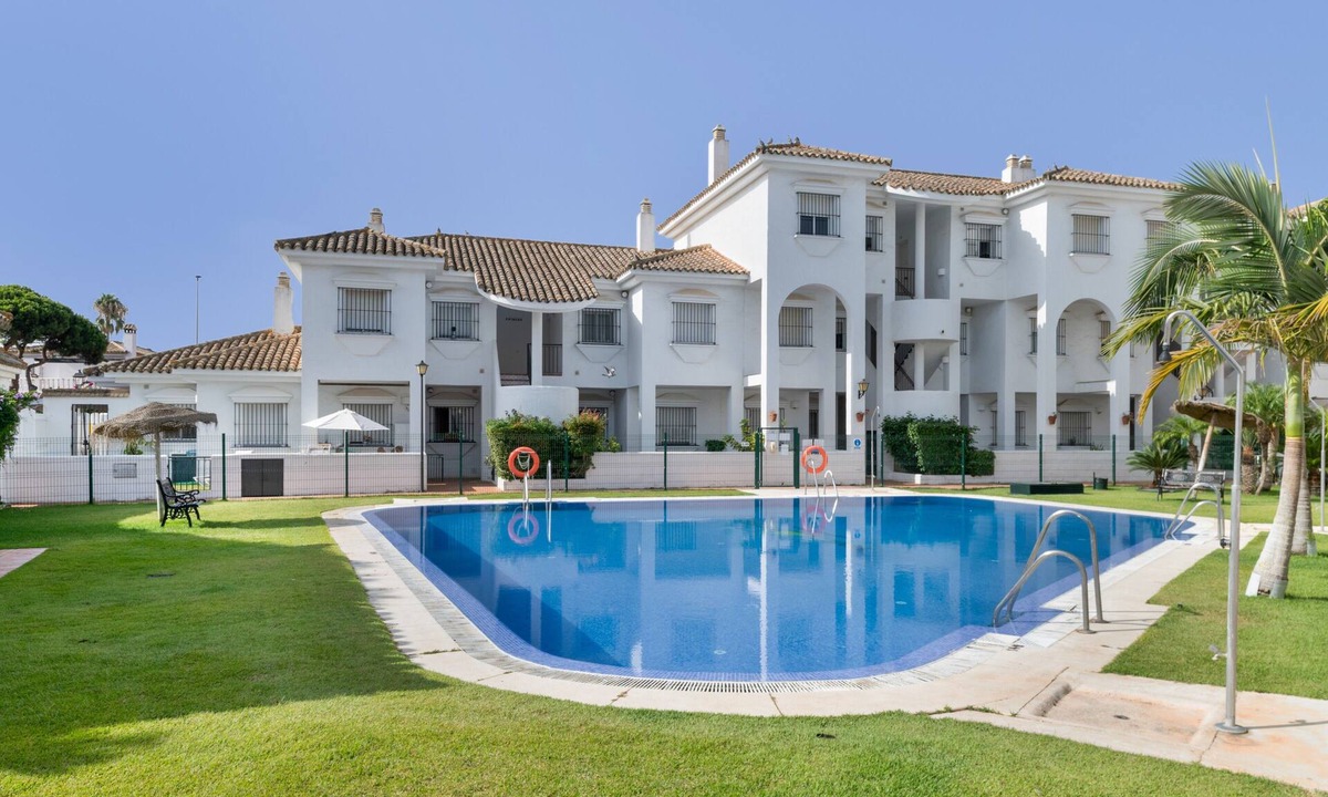 Poblado de Sancti Petri Apartment | "Apartamento Sancti Petri" with Pool, Terrace & Wi-Fi