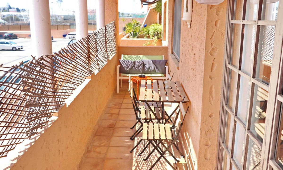 Centro Comercial Bahia Sur Apartment | Apartamento Bahia Sur al sol