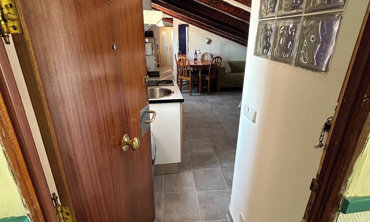 Embajadores Apartment | Apartamento Bien Equipado por Meses en Madrid Zona Plaza Cascorro