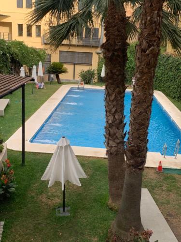 Cruz Roja-Capuchinos Apartment | Apartamento con piscina próximo al centro de 2 dormitorios