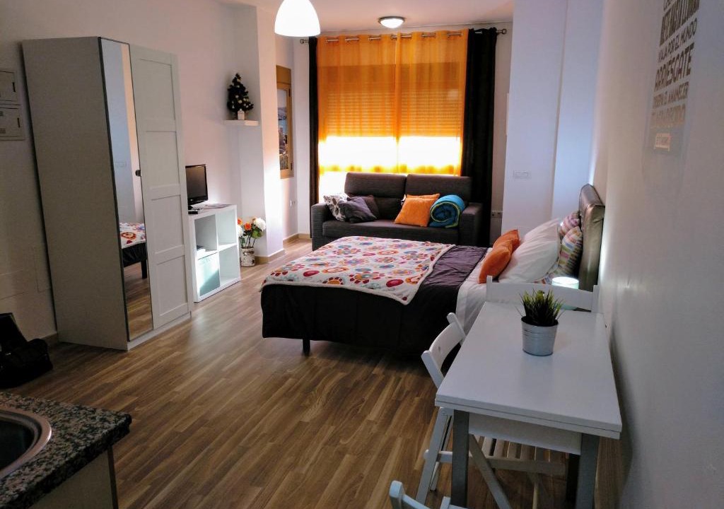 Bailen-Miraflores Apartment | Apartamento Domingo Lozano