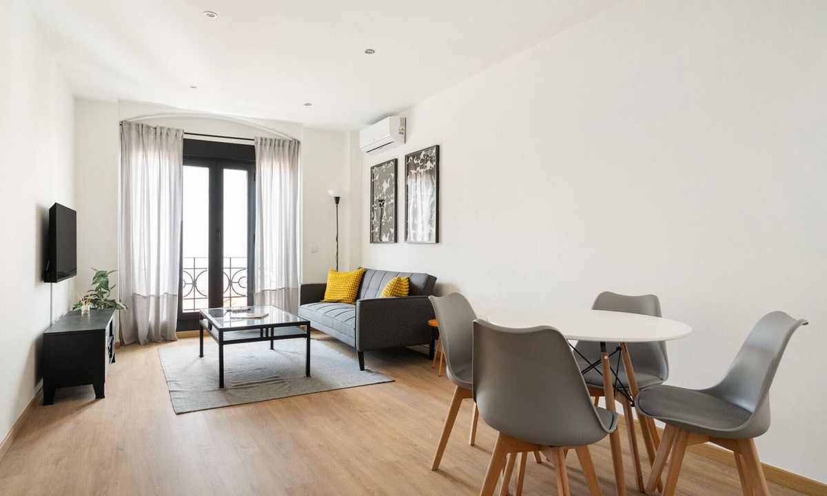 Numancia Apartment | apartamento en avenida de la albufera de alquiler temporal