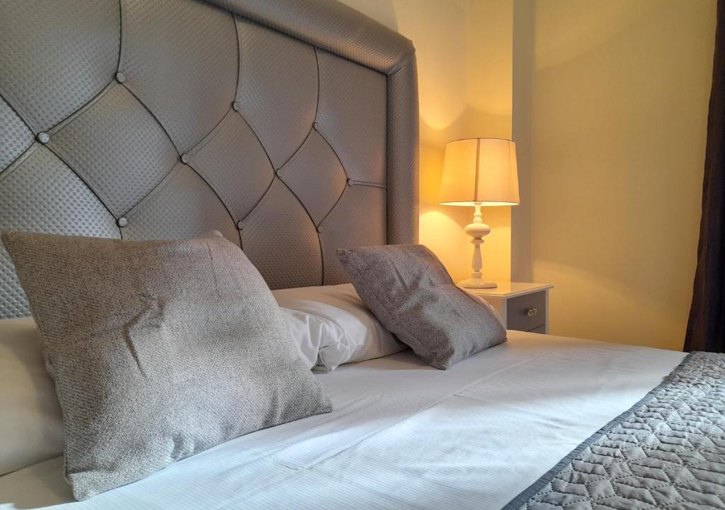 Buenas Noches Apartment | Apartamento espacioso con seis piscinas muy tranquilo y jardines cercano a la playa