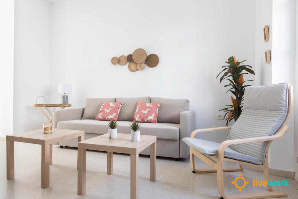 Old Town Apartment | Apartamento Floral by LiveWork