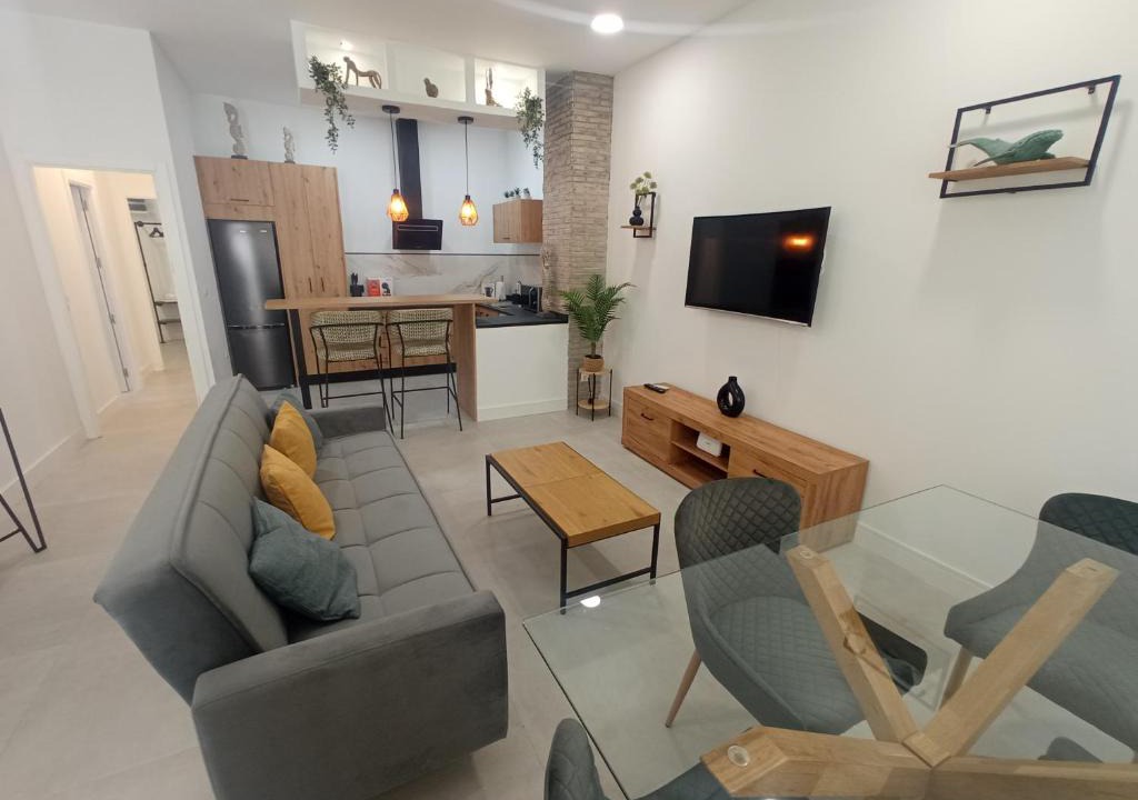 Distrito Noroeste Apartment | Apartamento moderno junto a estación de tren