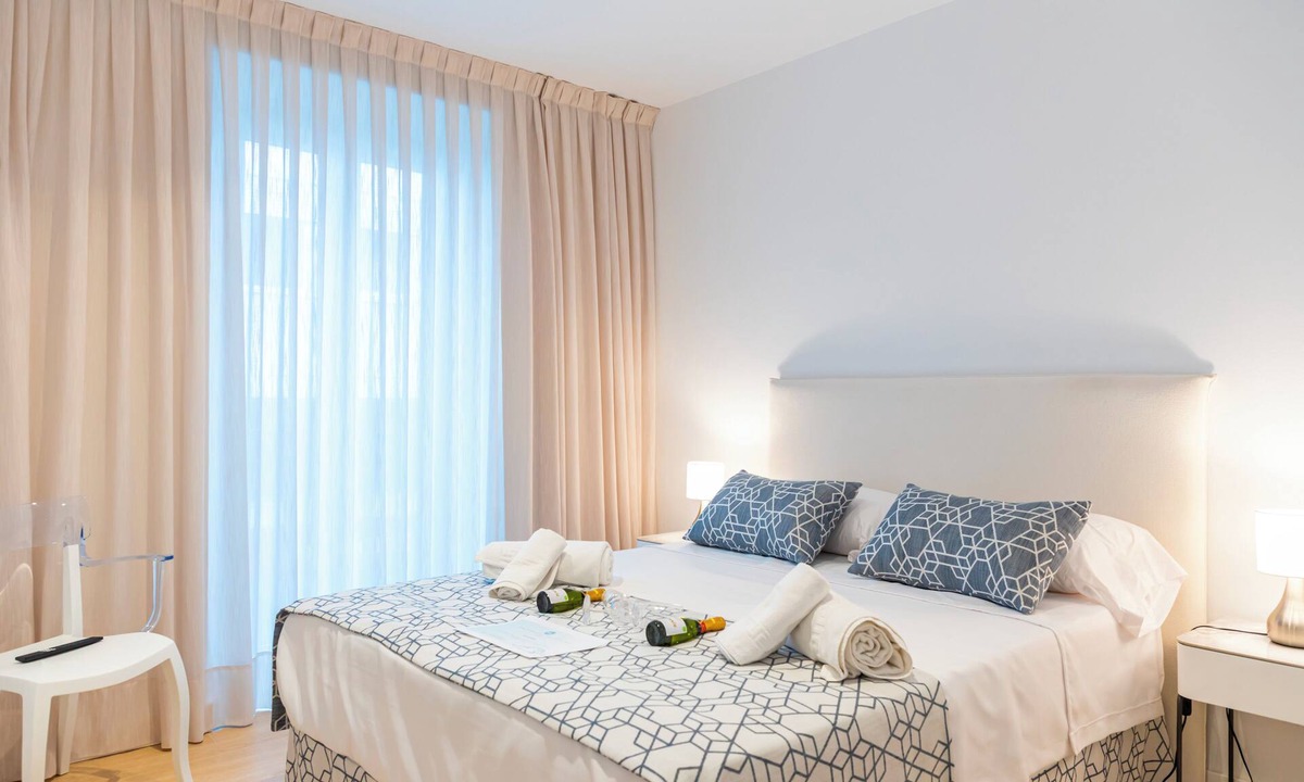 Estepona Hotel | Apartamentos Las Olas del Mar