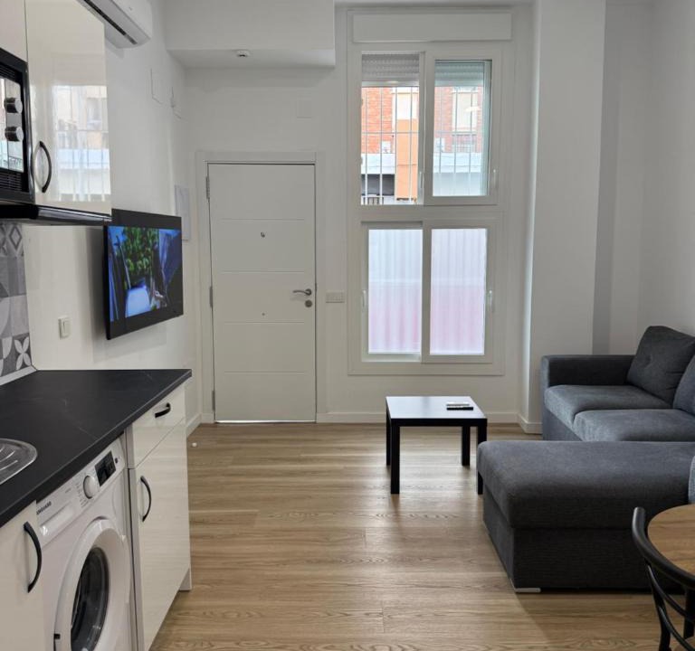 Los Tilos Apartment | APARTAMENTOS ZONA 2 justo al lado de la ESTACIÓN DE TREN Y BUS MARÍA ZAMBRANO