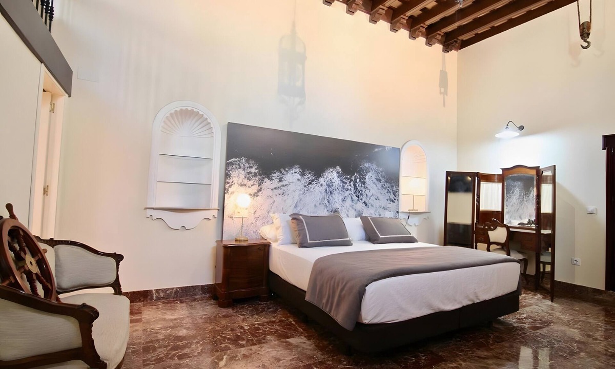 El Puerto de Santa Maria Apartment | Apartment 'Capitán De Navio' with Balcony, Wi-Fi and Air Conditioning