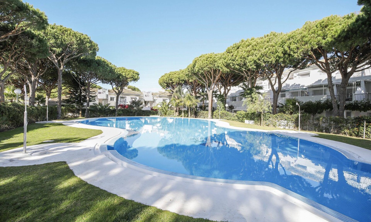 Poblado Sancti Petri Apartment | Apartment "Casa Mercedes" close to the Beach with Pool & Garden