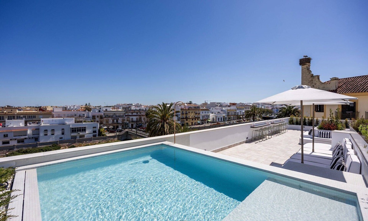 Chiclana de la Frontera Apartment | Apartment 'Gran Suite Balcón 4' with Balcony, Wi-Fi and Air Conditioning