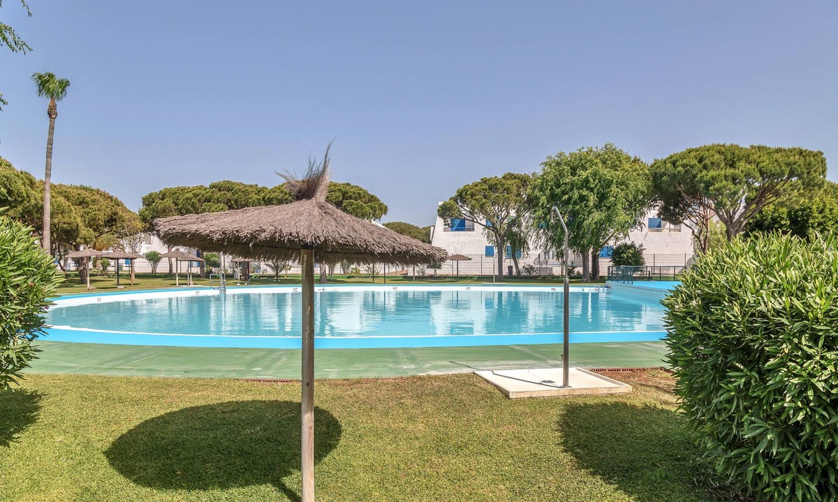 Los Gallos-Cerromolino Apartment | Apartment 'Apartamento El Ancla' with Shared Pool and Private Terrace