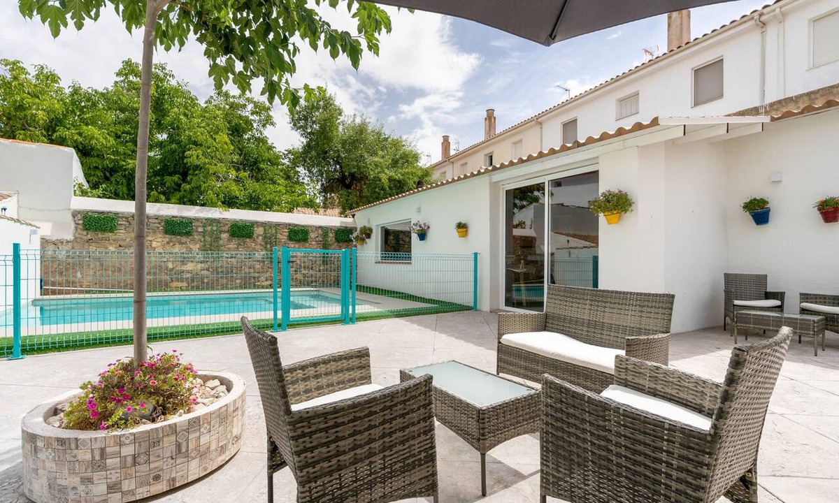 Puebla de Don Fadrique Apartment | Apartment 'Raízes 22 - 5' with Shared Pool, Wi-Fi, and Air Conditioning